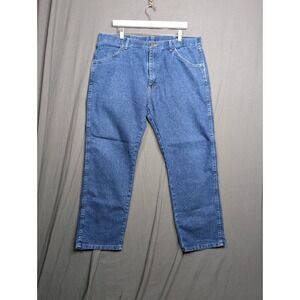 Wrangler Men's Relaxed Fit Jeans Size 38 x 29 Medium Wash Straight Leg